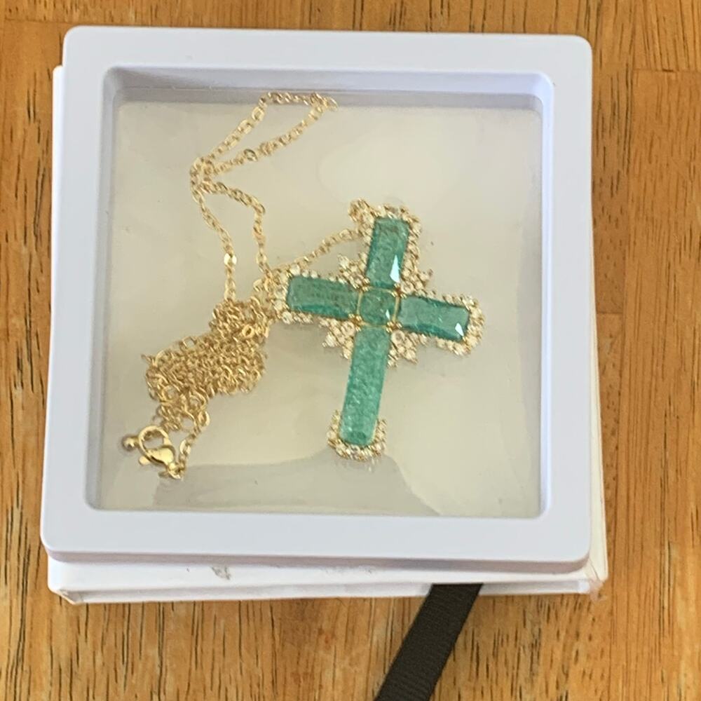 LANYI Gold Cross Pendant Necklace – Turquoise/Green Gemstones
